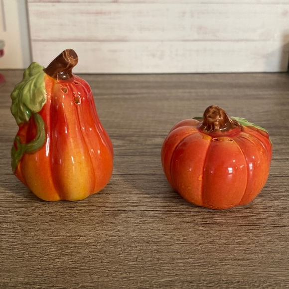 Other - Pumpkin Salt and Pepper Shakers